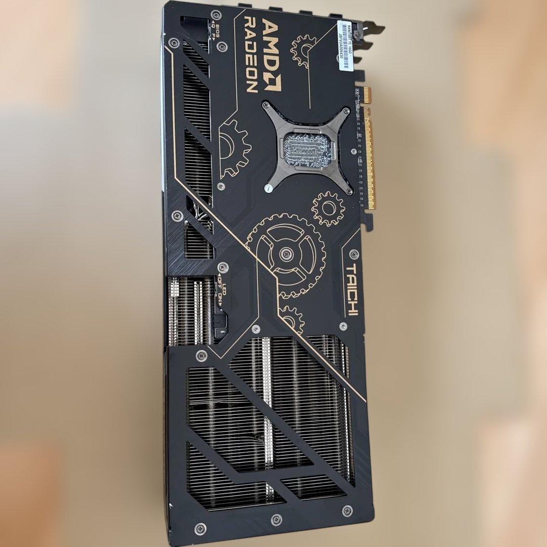 グラフィックボード・グラボ・ビデオカード ASRock Taichi Radeon RX 9070 XT 16GB