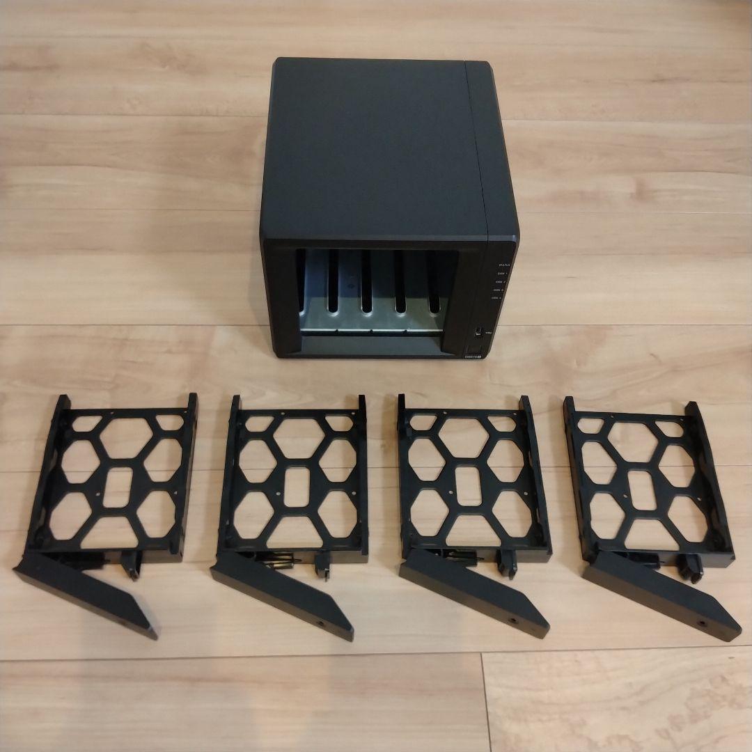 【箱有り美品】Synology DS918+ NAS 4ベイ【初期化済】