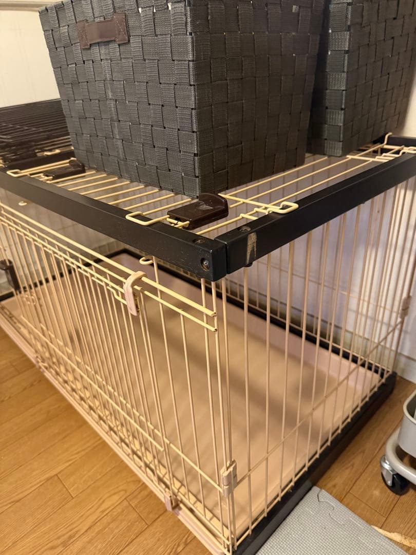 犬用木製・金属ケージ 上部開閉式 トレーも引き出せてお掃除簡単　屋根付き