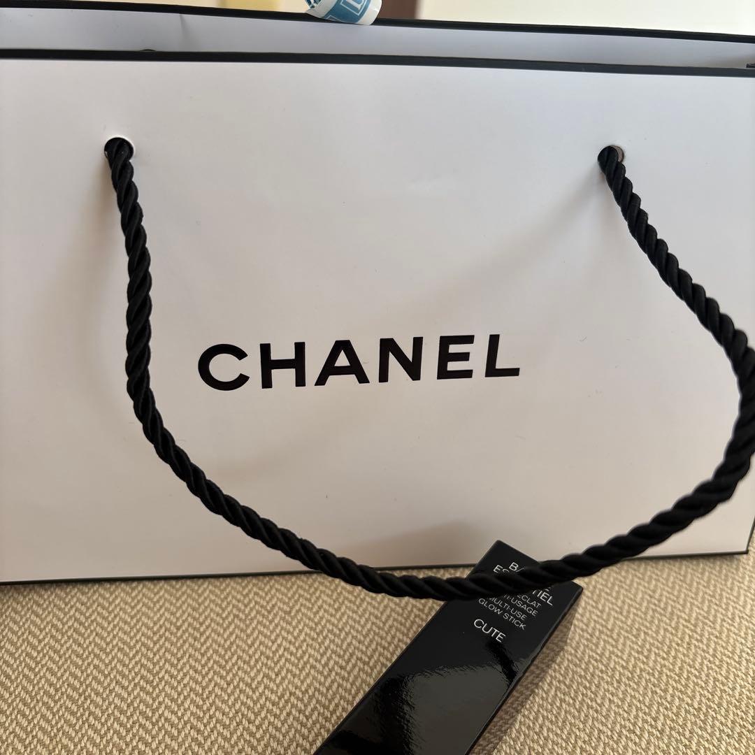 未使用CHANELボームエサンシエル　限定カラー　キュート