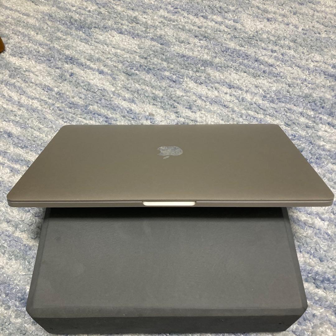 良品 MacBook Pro 2019