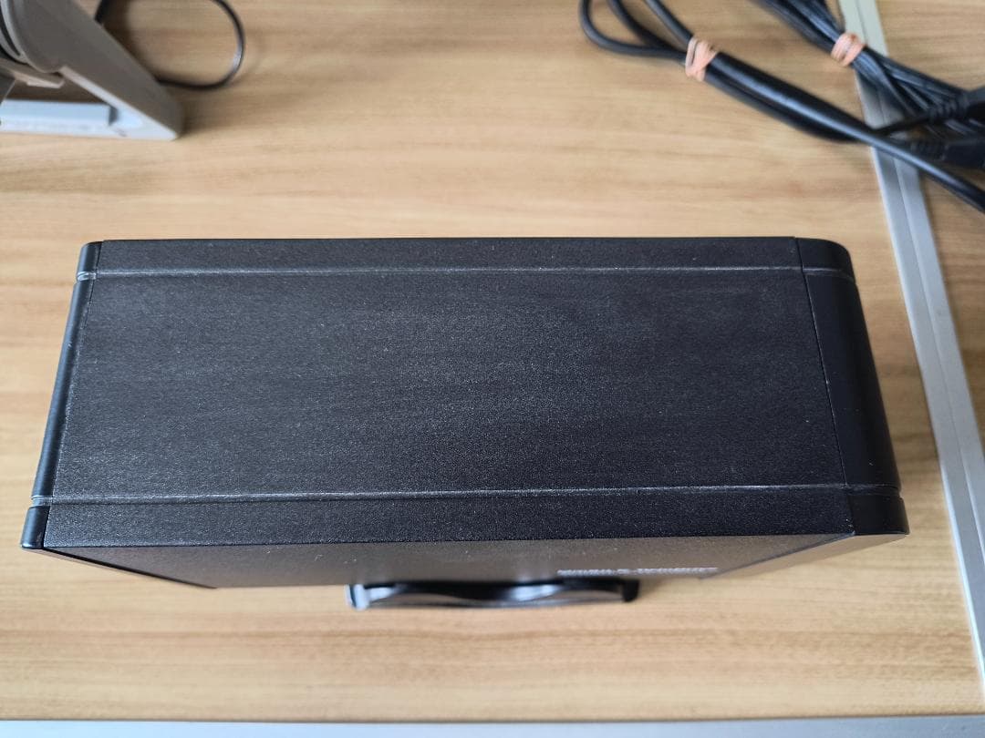 外付け HDD/1TB x 2台（RAID対応）