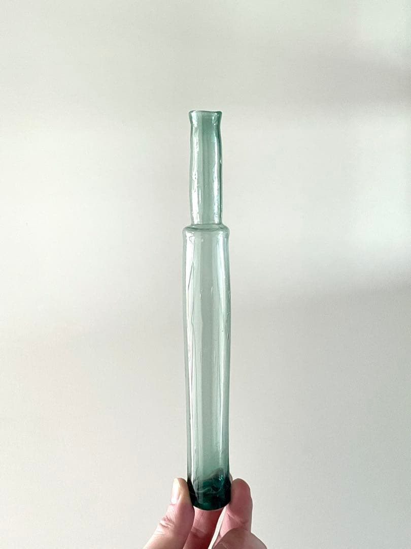 1700年代 フランス 薄いグリーンの香水瓶 /手吹き アンティーク 18世紀