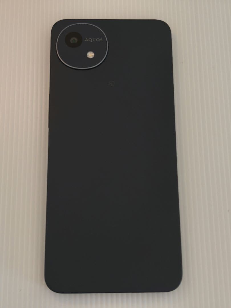 中古 美品 AQUOS WISH 4 本体のみ