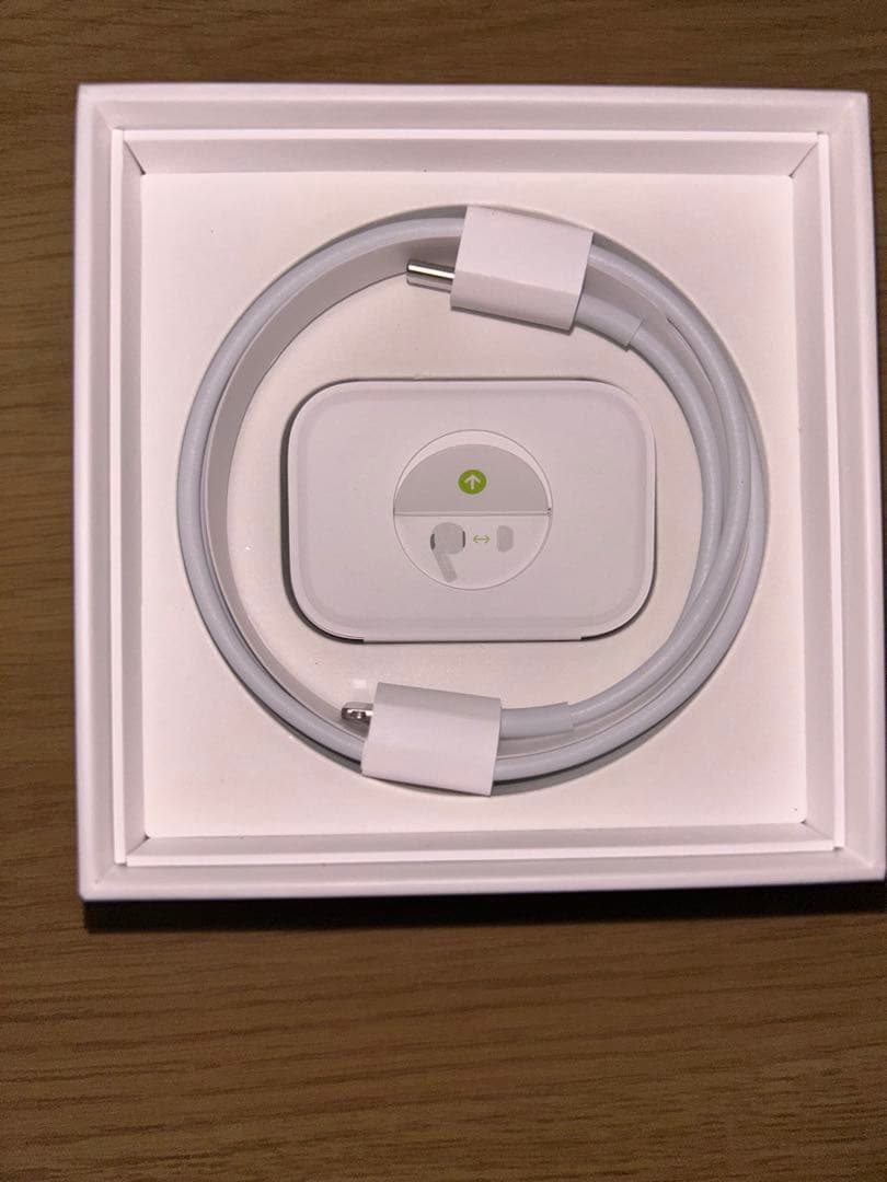 Apple AirPods Pro 第2世代 右耳 充電ケーブル、イヤピース付き